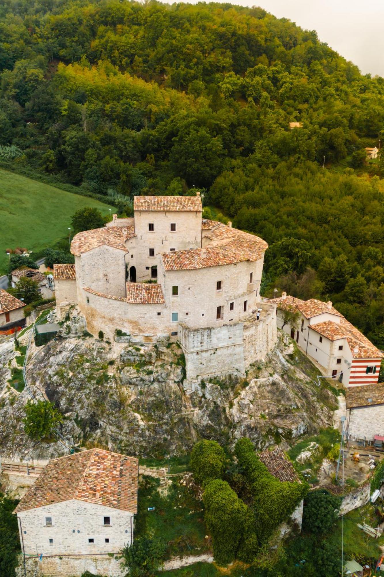 Castel Di Luco Hotel Acquasanta Terme Luaran gambar